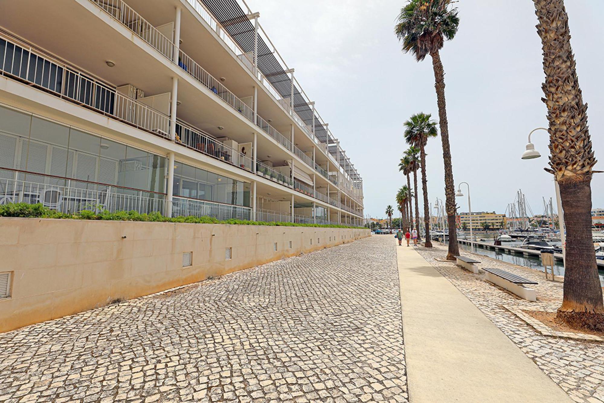 A65 - Marina Moor Apartment In Лагос Екстериор снимка
